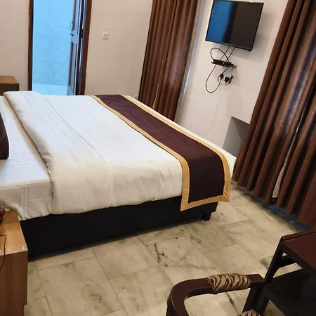 Hotel Anand Inn-Top Family Hotels Business Hotels Best Couple Friendly Hotel In ลัคเนา ภายนอก รูปภาพ